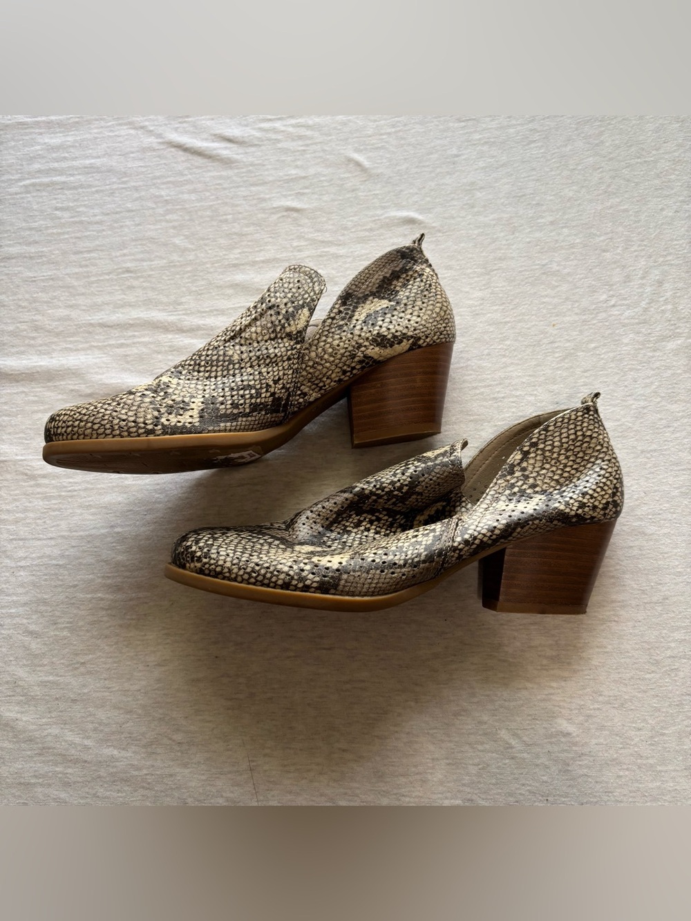 Baretraps Snakeskin Leather Western Ankle Booties Chunky Heel Size 10